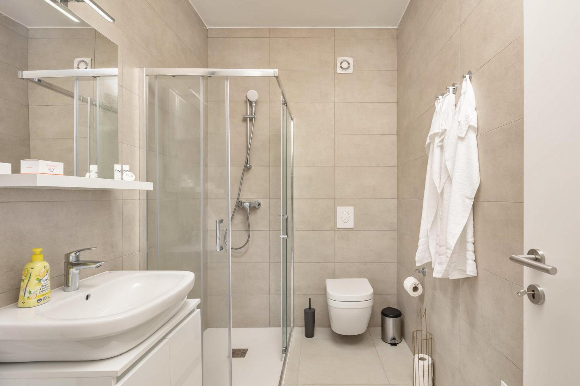 Seafront Villa Andrijana - Happy Rentals Plomin Exterior foto