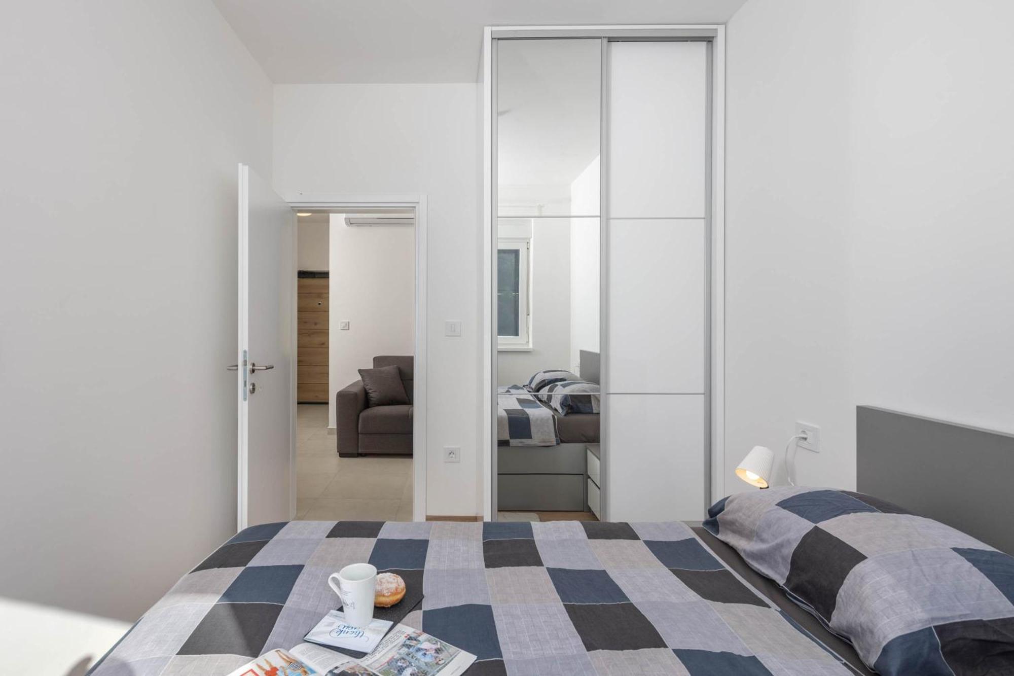 Seafront Villa Andrijana - Happy Rentals Plomin Exterior foto