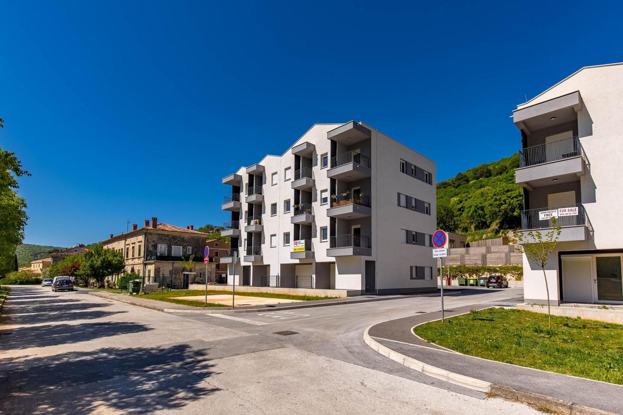 Seafront Villa Andrijana - Happy Rentals Plomin Exterior foto